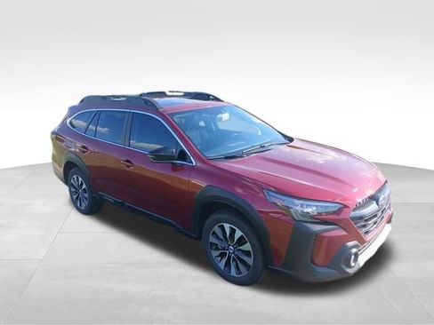 Used 2025 Subaru Outback Limited AWD/4WD image 6