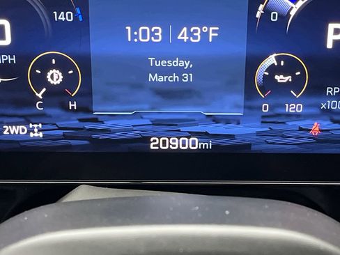 Certified 2025 Chevrolet Suburban Premier w/ Sun And Tow Package image 18