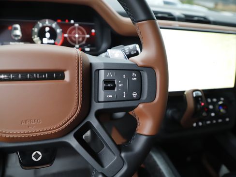 New 2026 Land Rover Defender 110 OCTA AWD/4WD image 27