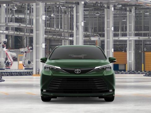 New 2026 Toyota Sienna XLE image 2