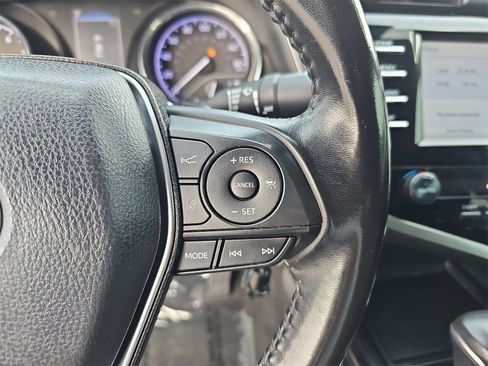 Used 2019 Toyota Camry SE w/ Carpet Mat Package image 16