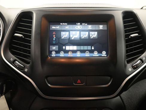 Used 2019 Jeep Cherokee Latitude w/ Popular Appearance Group image 15