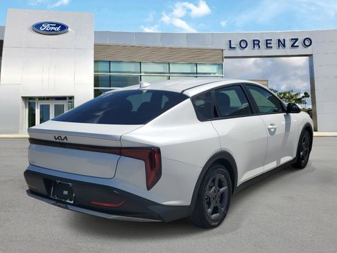 Used 2025 Kia K4 FWD image 5
