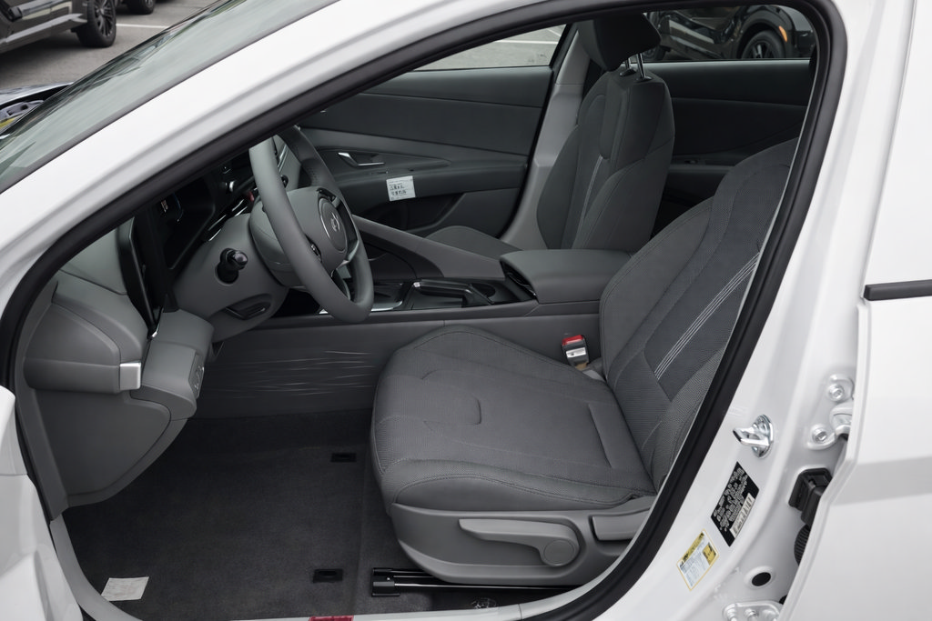 New 2026 Hyundai Elantra SEL Sport FWD image 13