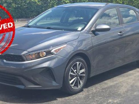 Used 2024 Kia Forte LXS FWD image 2