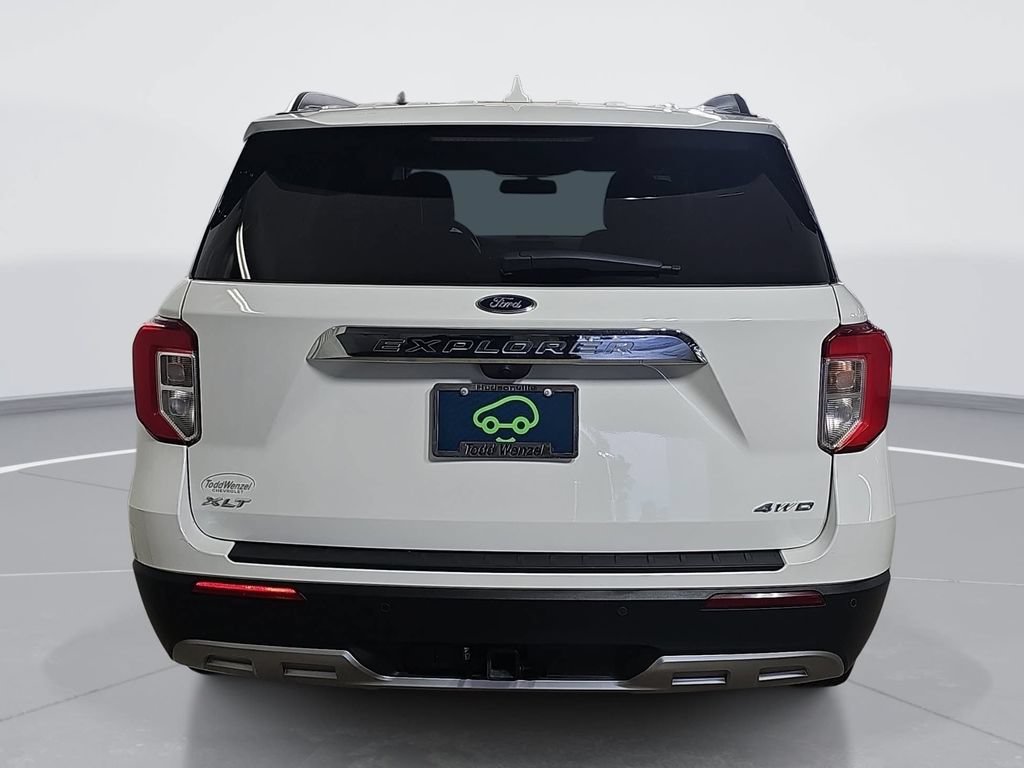 Used 2023 Ford Explorer XLT w/ Equipment Group 202A AWD/4WD image 5