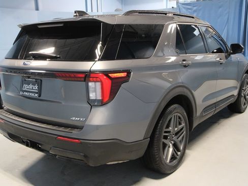 Used 2025 Ford Explorer ST-Line w/ Premium Package AWD/4WD image 38