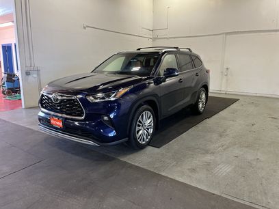 Used 2022 Toyota Highlander Platinum