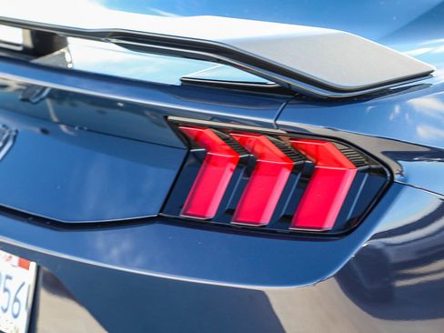 Used 2025 Ford Mustang Dark Horse image 9