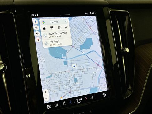 Certified 2022 Volvo XC60 B5 Momentum w/ Advanced Package image 13