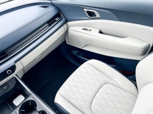 New 2026 Kia Carnival EX FWD image 14