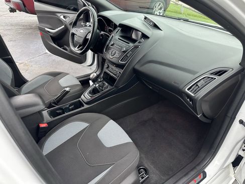 Used 2016 Ford Focus ST image 22
