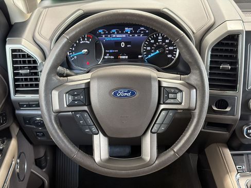 Used 2019 Ford Expedition XLT w/ Equipment Group 202A RWD image 10