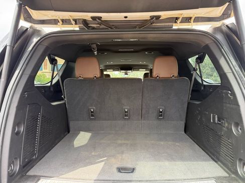Used 2021 Chevrolet Suburban High Country AWD/4WD image 27
