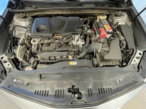 Used 2020 Toyota Camry SE FWD image 32