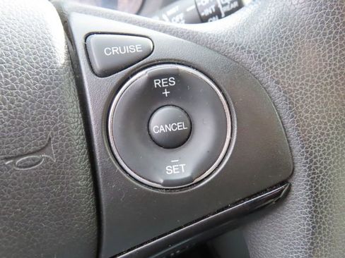 Used 2018 Honda HR-V LX image 28