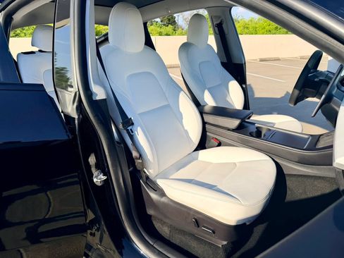 Used 2021 Tesla Model Y Long Range AWD/4WD image 15