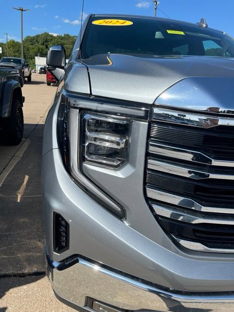 Used 2024 GMC Sierra 1500 SLT w/ X31 Off-Road Package AWD/4WD image 3