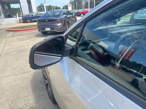 Used 2024 Toyota bZ4X XLE image 11