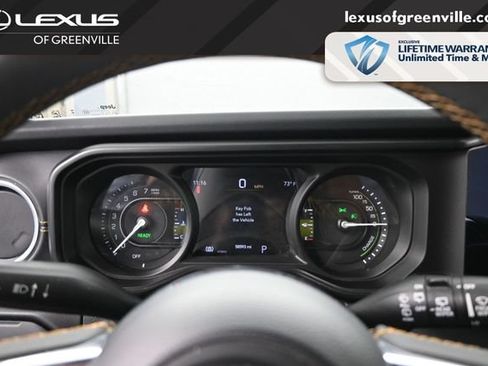 Used 2024 Jeep Wrangler Unlimited Sahara w/ Technology Group AWD/4WD image 9