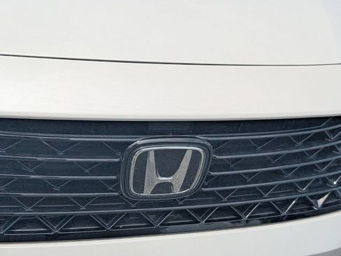 Used 2025 Honda Accord SE image 9