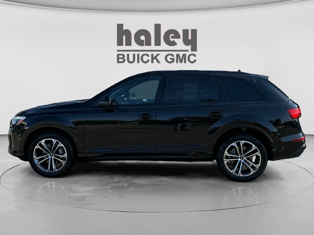 Used 2025 Audi Q7 2.0T Premium w/ Convenience Plus Package AWD/4WD image 2
