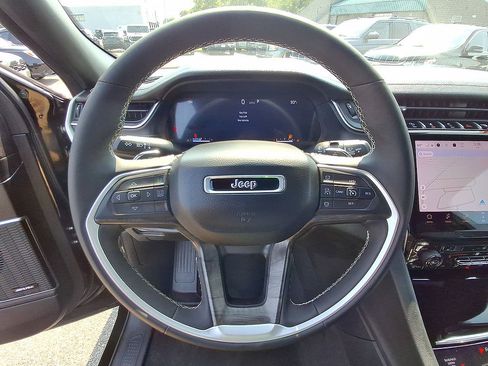 Used 2024 Jeep Grand Cherokee L Limited AWD/4WD image 22