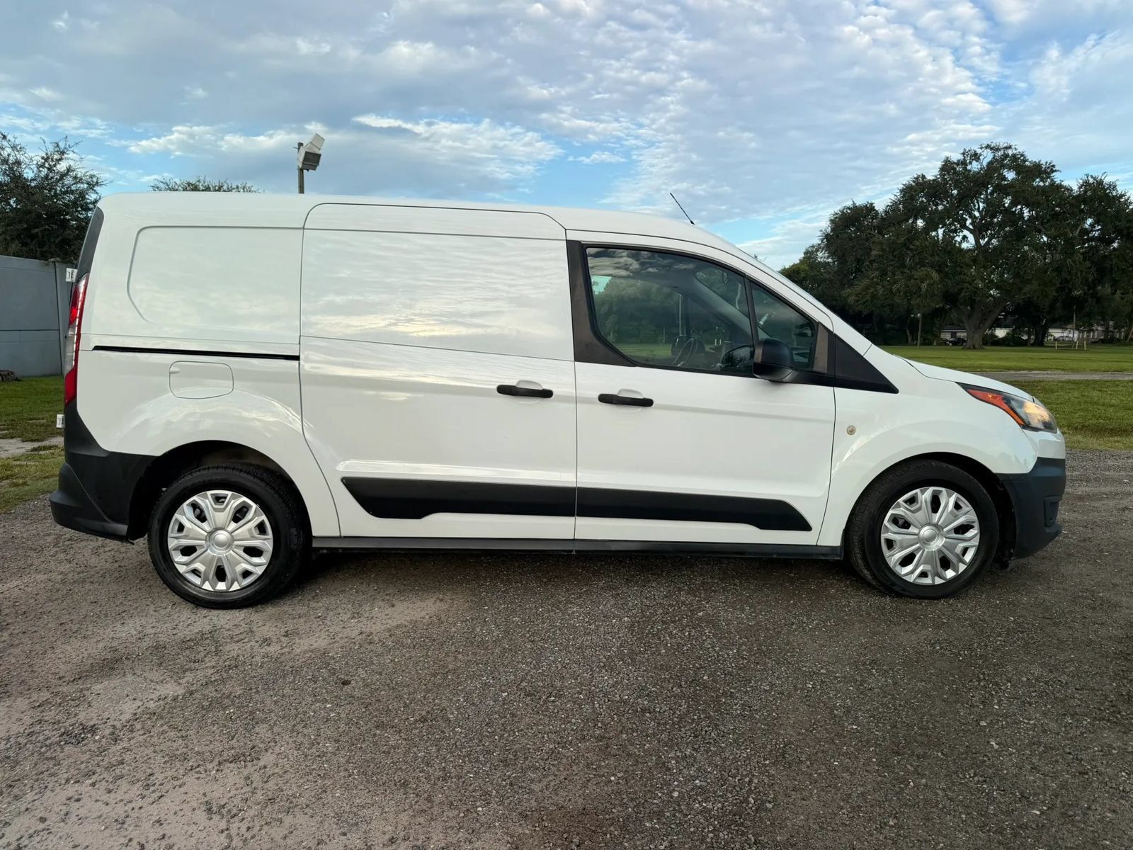 Used 2021 Ford Transit Connect XL FWD image 4