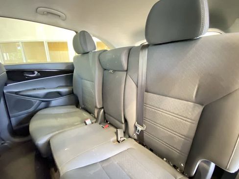 Used 2019 Kia Sorento AWD image 24