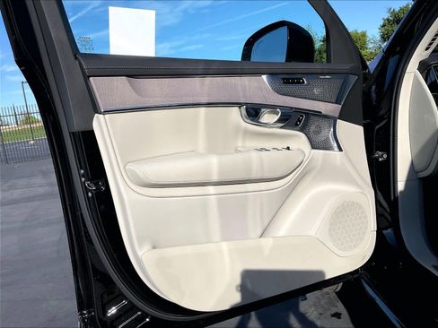 New 2026 Volvo XC90 T8 Ultra w/ Lounge Package image 24