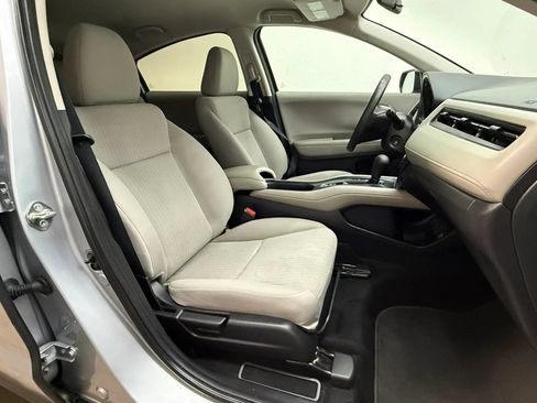 Used 2018 Honda HR-V LX image 15