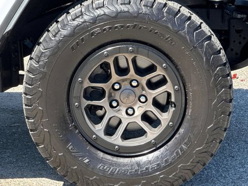 Used 2023 Jeep Wrangler Unlimited Rubicon 392 AWD/4WD image 26