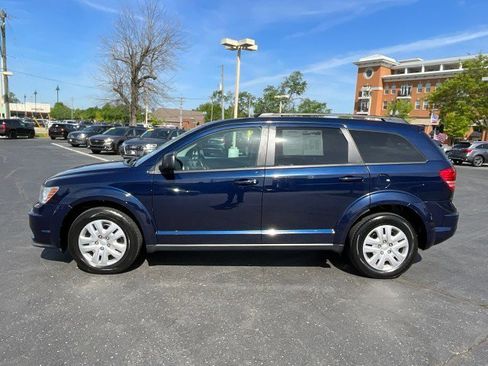 Used 2020 Dodge Journey SE w/ SE Popular Equipment Group FWD image 4