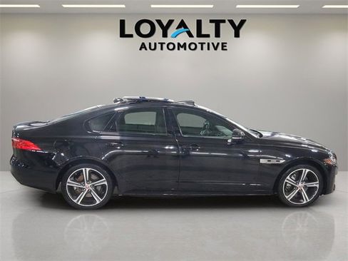 Used 2018 Jaguar XF R-Sport image 6