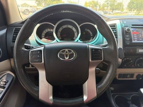 Used 2013 Toyota Tacoma PreRunner w/ SR5 Pkg RWD image 18