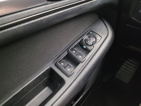 Used 2019 Ford Edge SE FWD image 27