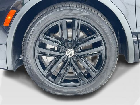 Used 2022 Volkswagen Tiguan SE R-Line image 57