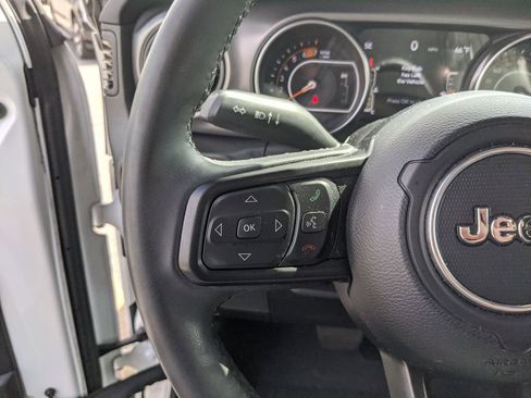 Used 2023 Jeep Wrangler Willys image 30