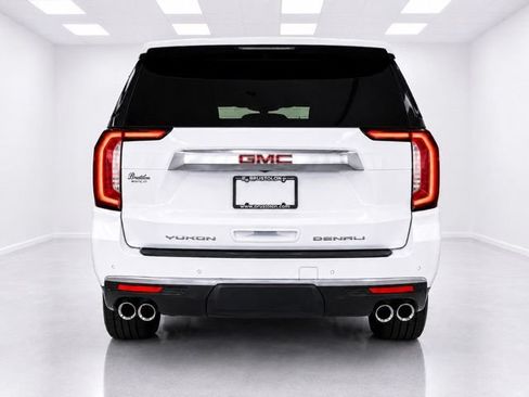 Used 2021 GMC Yukon XL Denali w/ Denali Premium Package AWD/4WD image 9