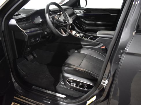 Used 2023 Jeep Grand Cherokee Overland w/ Adv Protech Group III image 12