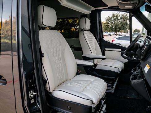 Used 2023 Mercedes-Benz Sprinter 3500 image 44