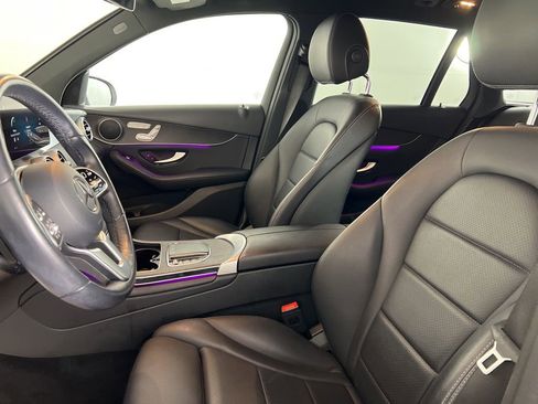 Used 2022 Mercedes-Benz GLC 300 GLC 300 image 2