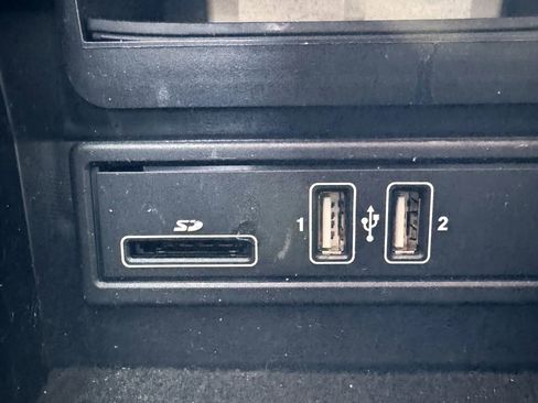 Used 2017 Mercedes-Benz E 300 image 37