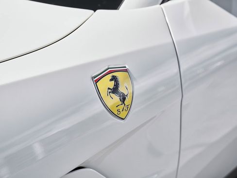 Used 2019 Ferrari GTC4Lusso image 9