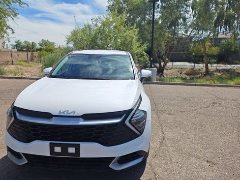 Certified 2025 Kia Sportage LX FWD image 9