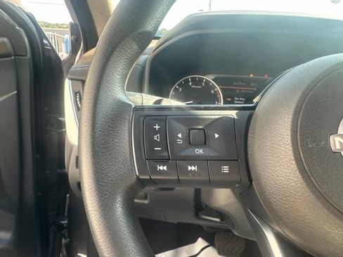 Used 2023 Nissan Rogue SV AWD/4WD image 20