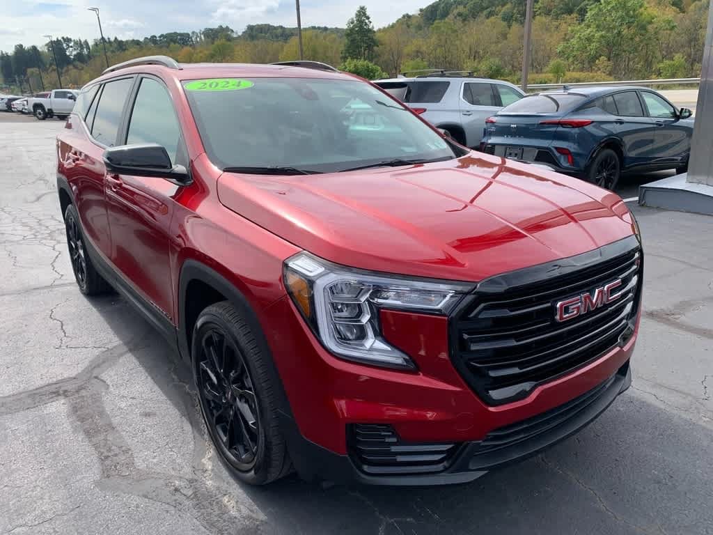 Used 2024 GMC Terrain SLE w/ Driver Convenience Package AWD/4WD image 6