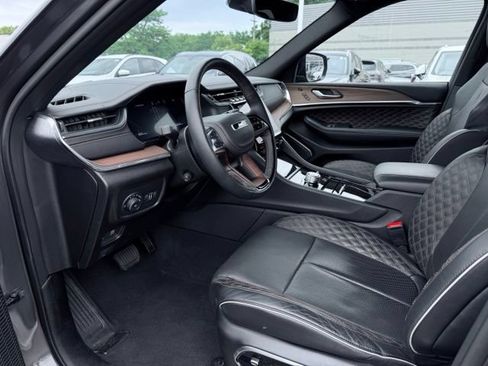 Used 2025 Jeep Grand Cherokee Summit AWD/4WD image 22