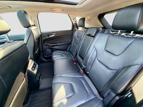 Used 2020 Ford Edge Titanium w/ Equipment Group 301A AWD/4WD image 22