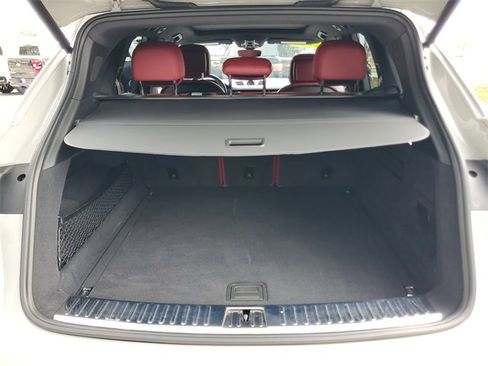 Used 2023 Porsche Cayenne Platinum Edition image 8